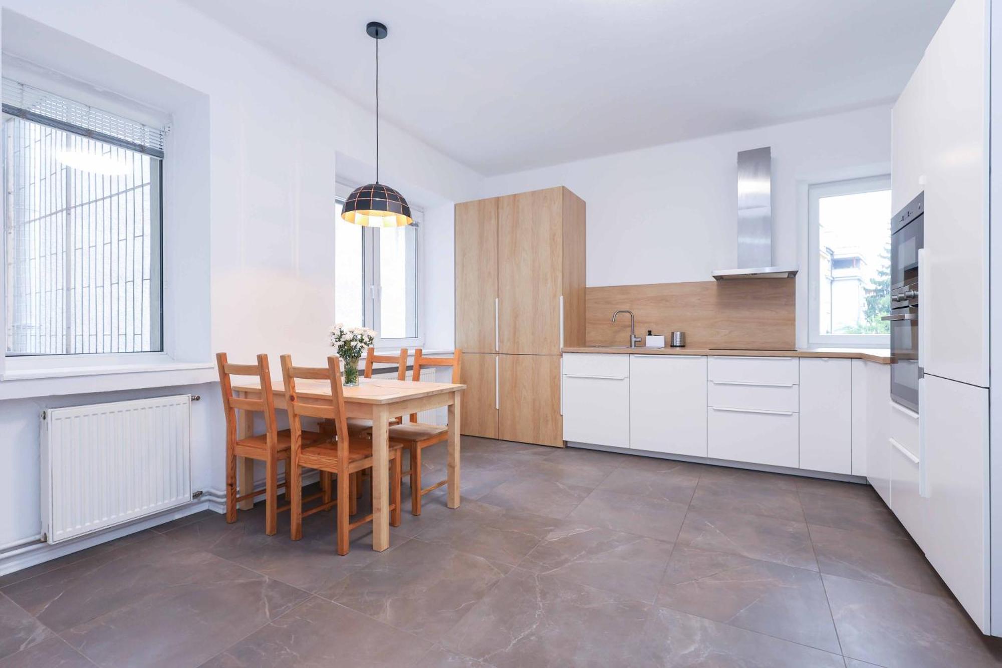 Charming Old Town Family Retreat Apartment Bratislava Luaran gambar