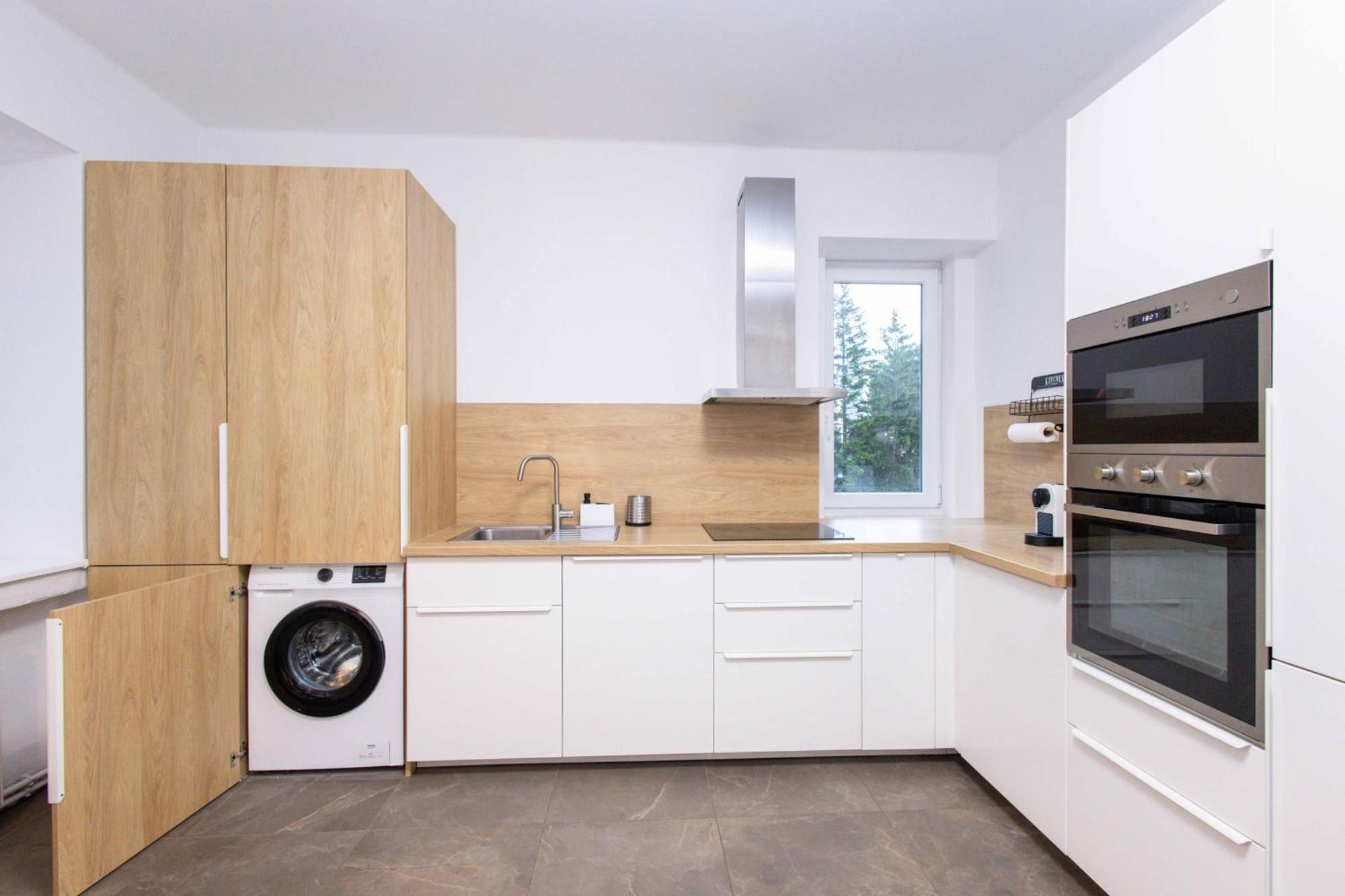 Charming Old Town Family Retreat Apartment Bratislava Luaran gambar